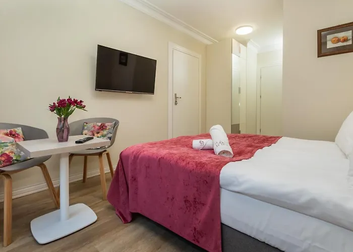 Zamorski By The Sea Bed & Breakfast