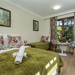 Zamorski By The Sea فندق مبيت وإفطار 3*