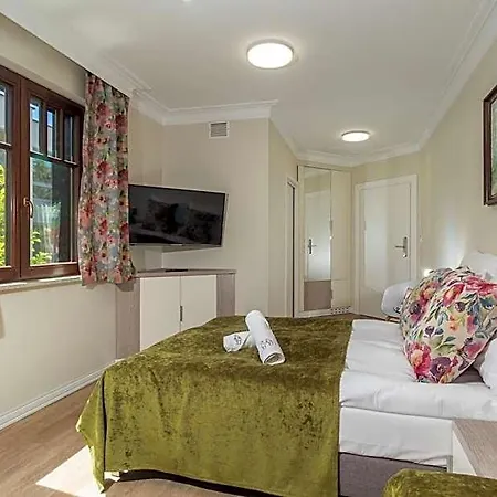 Zamorski By The Sea Bed & Breakfast